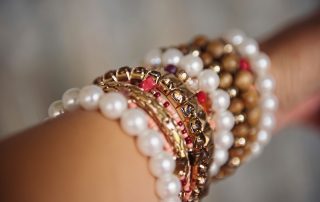 use of a bracelet