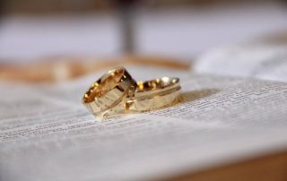 does 14k gold jewelry tarnish?