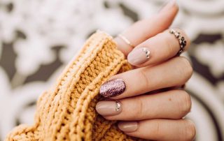 nail-polish-with-Swarovski