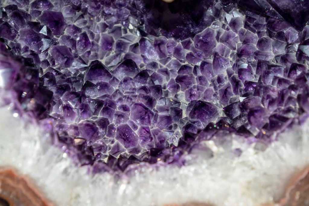 5 Easy Ways on How to Tell if Amethyst is Real or Fake ...