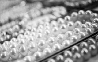 clean pearl necklace