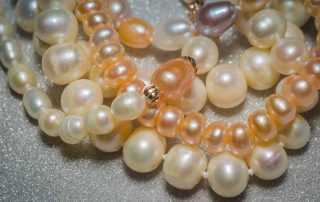 pearl shape and pearl colors