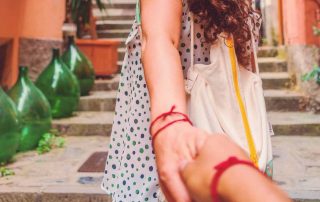 red string bracelet means