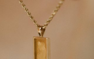 how to clean tarnished gold jewelry