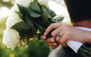blue-engagement-ring-trend-2021-blue-gemstone-ring