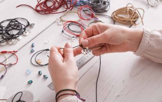 How to Make Stretch Bracelets with the Right Elastic Cord?